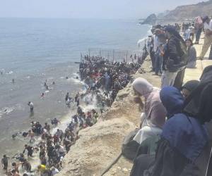 Ascienden a 57 los cuerpos hallados en Ceuta tras una entrada masiva de miles de personas a nado desde Marruecos, elevando las muertes de 2026 a 89.