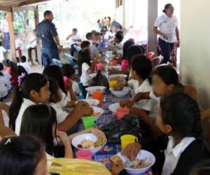 Los fondos permitirán fortalecer la alimentación escolar en unas 2.000 escuelas públicas.