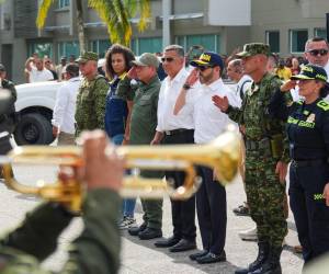 El presidente De la Espriella visitó el epicentro del terremoto.