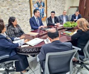 Las autoridades de la Corte Suprema de Justicia, Procuraduría General, Secretaría de Finanzas y el Banco Central se reunieron de emergencia para accionar ante los embargos de fondos del Estado.