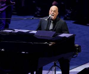 El cantante de “Piano Man” se somete a pruebas médicas tras ser diagnosticado con hidrocefalia. Sus médicos le desaconsejan actuar en directo.