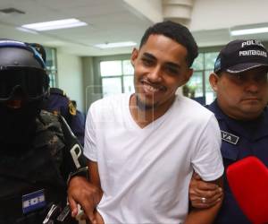 Con una sonrisa y sosteniendo que es inocente, así llegó a los juzgados Jesús Daniel Trochez, conocido como El Diablo, acusado de haber matado al ciudadano Roberto Chavarría en un asalto en Olanchito, Yoro. Más detalles a continuación.
