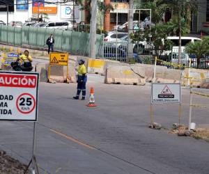 Los conductores que circulan por la zona del Túnel Florencia deberán tomar en cuenta los horarios establecidos para el paso vehicular, mientras continúan los trabajos de construcción de esta obra en el bulevar Suyapa.