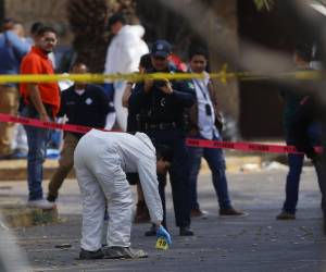 La emboscada, perpetrada por un grupo fuertemente armado, ha abierto varias líneas de investigación y reavivó el debate sobre la violencia ligada a estructuras criminales. Aquí los detalles del brutal tiroteo contra un empresario en Guadalajara, México.