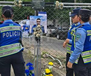 A un año de la tragedia, miembros de la Policía Nacional llegaron hasta el lugar donde el inspector Kevin Pérez Vargas se lanzó a la quebrada La Primavera para intentar salvar la vida de dos menores. El heroico agente y uno de los niños perdieron la vida en el incidente.