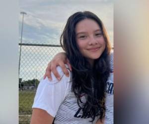 La joven hondureña Estephany García González tenía siete años cuando emigró hacia los Estados Unidos en busca de un mejor futuro. Sin embargo, trece años después, cuando estaba a solo semanas de culminar sus estudios de la secundaria en Houston, fue deportada junto a su padre el pasado mes de febrero. Pero aún estado en Honduras no se rindió obteniendo resultados sin precedentes. A continuación los detalles.