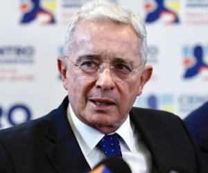Uribe reconoce derrota de su candidata en Colombia.