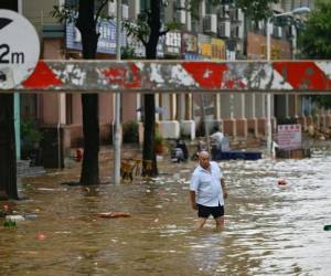 Las autoridades han pedido a los residentes de las zonas ribereñas que se mantengan alejados de los cauces.