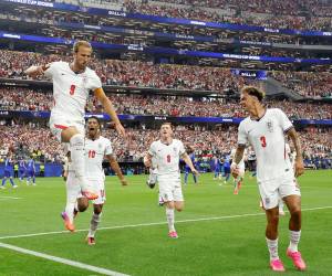 Inglaterra reafirmó su etiqueta de favorita al vencer de manera convincente a Croacia.