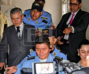 Roosevelt Hernández deberá firmar en el juzgado y tiene prohibido salir del país.