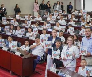 Los escolares hicieron un recorrido por todos los espacios del Congreso Nacional.