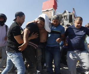 El terremoto de magnitud 7,4 dejó al menos 20 muertos en Pereira y Manizales, Colombia.