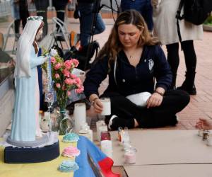 Las personas siguen orando por la pronta recuperación de Miguel Uribe.
