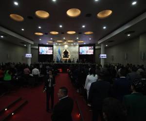 Entre los requisitos para aspirar a ser un diputado se requiere de tener mínimo 21 años de edad, y no existe una edad máxima.