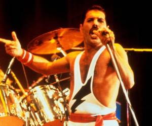 Mercury murió en Londres el 24 de noviembre de 1991, a los 45 años, por complicaciones relacionadas con el sida.