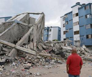 <b>Terremoto más fuerte del siglo en Colombia deja 294 muertos y miles de afectados.</b>