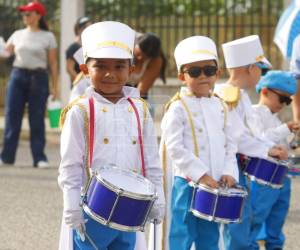 Los más pequeñines se sumaron a la conmemoración de los 205 años de Independencia de Honduras vistiendo sus mejores trajes y mostrando su talento musical en San Pedro Sula. Más fotos a continuación.