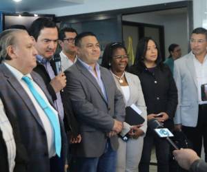 El Partidos Liberal y el Nacional nombraron comisiones para lograr acuerdos y formar una junta directiva.