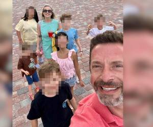 Las autoridades del estado de Michigan investigan la muerte de una familia de ocho integrantes como un aparente caso de asesinato-suicidio, luego de que todos fueran encontrados sin vida dentro de su vivienda en Grand Haven Township. Esto es lo que se sabe de este caso que conmociona Michigan.