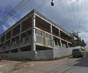 La firma TASH concentra contratos de diseños hospitalarios en Honduras mientras proyectos clave como el Hospital de Santa Rosa de Copán permanecen inconclusos por falta de respuesta de la empresa española.
