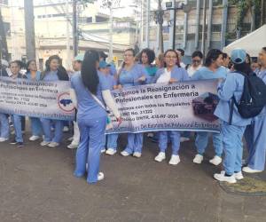 Las enfermeras advierten con protestas si las autoridades sanitarias no les cumplen con los acuerdos que se lograron.