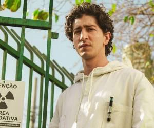 Dos hombres, una máquina abandonada y un polvo azul letal.