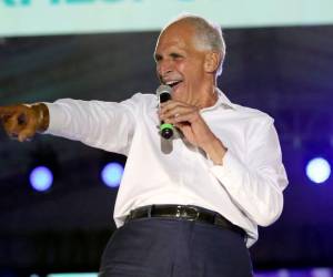 Nasry Asfura, presidente electo de Honduras, celebra su proclamación mientras representantes internacionales siguen de cerca la transición.