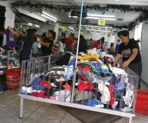 La Secretaría de Salud aclaró que no se esta cobrando por licencias ambientales a las tiendas que venden ropa de segunda mano.