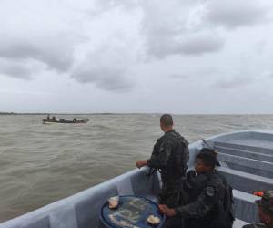 La operación fue ejecutada por la Fuerza Naval, que los ubicó a tres millas náuticas de la Barra de Caratasca.
