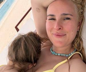 El expareja de la hija de Bruce Willis rechazó ante la corte las acusaciones de abuso de drogas y aseguró que la actriz interfiere en su relación con su hija.