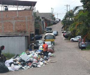 Monte Rey, Los Pinos y otros sectores mantienen acumulaciones de basura pese a las acciones de recuperación de espacios públicos.