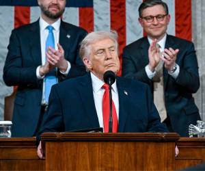 Trump habló por 107 minutos, un récord histórico para un discurso ante una sesión conjunta en el Congreso.