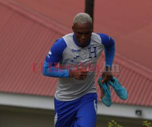 Deiby Flores se sumó a los trabajos de la Selección de Honduras en Siguatepeque este lunes.
