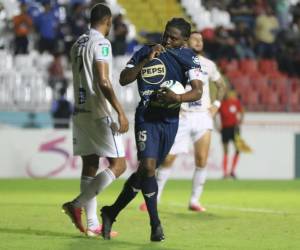 Cristopher Meléndez se fue al ataque y logró el error de la defensa del Cartaginés.