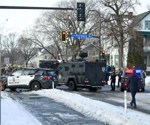 La zona permanece resguardada tras el tiroteo.