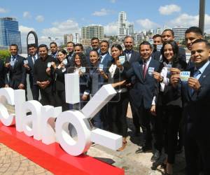 Los árbitros hondureños se mostraron muy contentos tras recibir el gafete FIFA.