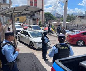 Muchos taxistas han preferido no brindar declaraciones públicas por razones de seguridad, la ausencia de unidades en varios puntos de abordaje refleja el temor que viven quienes trabajan en este oficio.
