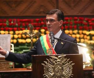 Rodrigo Paz Pereira jura como nuevo presidente de Bolivia tras vencer en segunda vuelta y pone fin a dos décadas de gobierno del MAS.