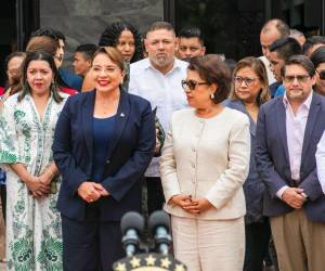 La mandataria señaló que las elecciones están viciadas y que Honduras no aceptará injerencias de EE UU.