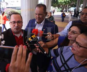 Pese al clima de confrontación, Castellanos confirmó su disposición a someterse al examen.