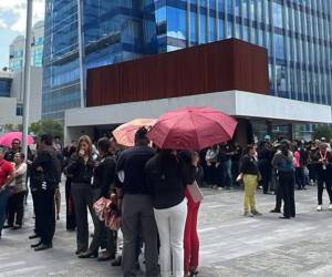Durante la protesta, los empleados solicitaron el respeto a sus derechos y advierten que podrían radicalizar sus acciones si no reciben una respuesta.