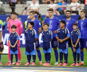 Luka Modric está de inicio en la Selección de Croacia.