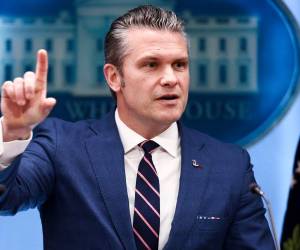 Hegseth es acusado de ser cómplice de la guerra ilegal y devastadora en Irán.