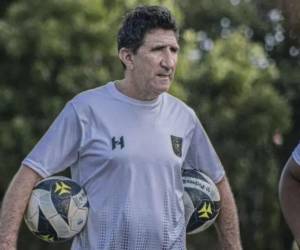 Héctor Vargas durante su etapa como entrenador del FC Leones.
