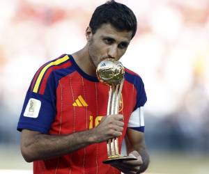 Rodri Hernández se cansó de esperar al Real Madrid y su destino estaría en Barcelona.