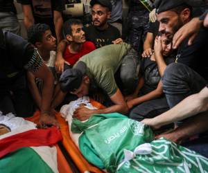 En Israel, tres personas resultaron heridas por disparos de cohetes desde el viernes, según los servicios de emergencias.
