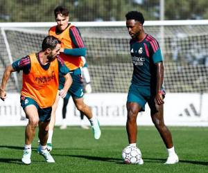 El Real Madrid se alista para enfrentar a la Roma en Champions League.