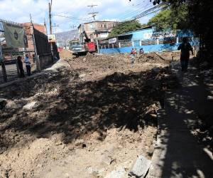 El grave deterioro de la vía generaba tráfico y daños vehiculares en una zona que conecta con el mercado Zonal Belén y colonias del norte de Comayagüela.