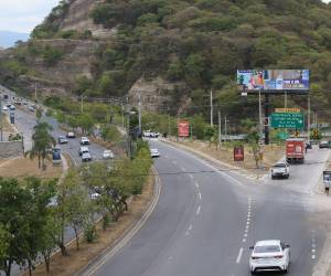 Los proyectos se concentran en el anillo periférico y buscan evitar la reducción de carriles que actualmente provoca congestionamientos, por ejemplo, el puente en las cercanías de la vía rápida.