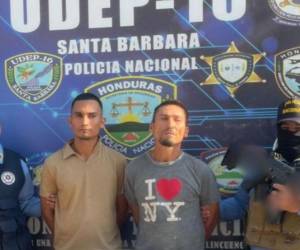 Los dos sujetos, padre e hijo, fueron detenidos por agentes de la Dirección Policial de Investigaciones (DPI).